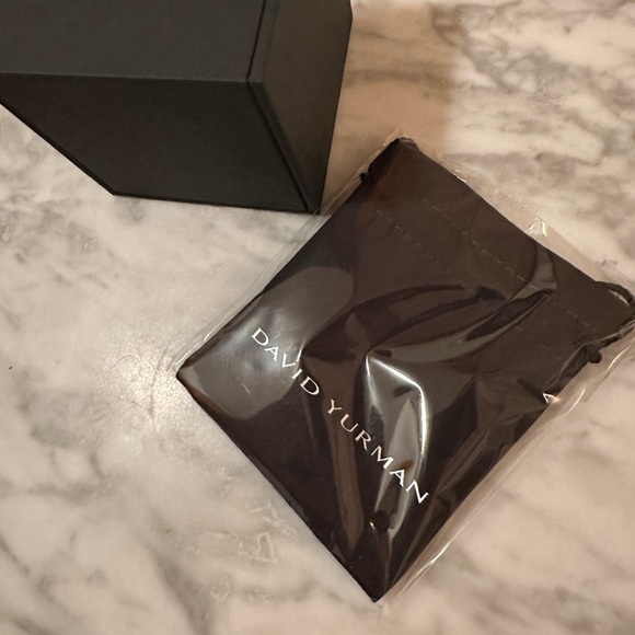 David Yurman Pave Diamond Wrap ONYX studs - Picture 6 of 8